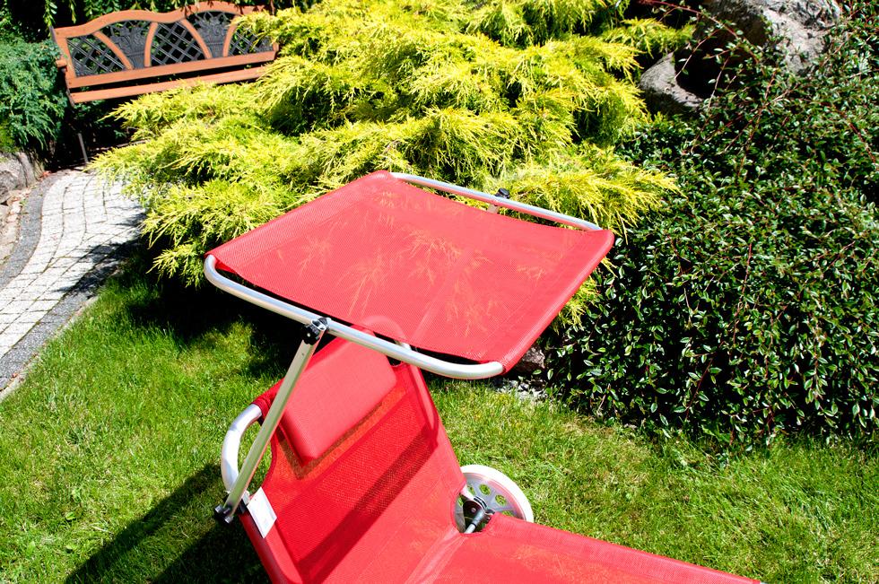 Leżak plażowy na kółkach ogrodowy z daszkiem kolor CZERWONY - leżak na kółkach czerwony - obrazek 4