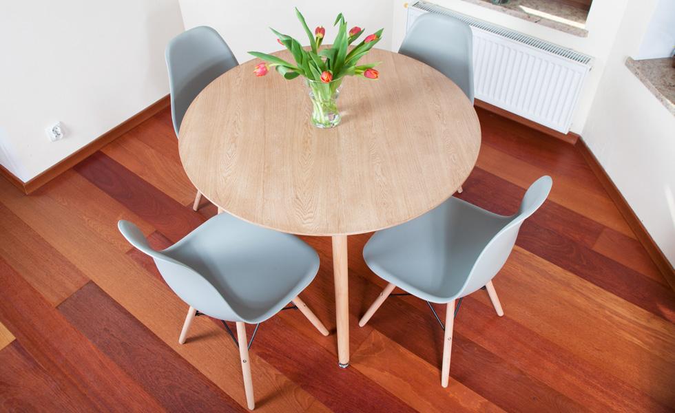 NOWOCZESNY ZESTAW STÓŁ OKRĄGŁY FI 100 DREWNOPODOBNY + 4 KRZESŁA SZARE - Zestaw MEDIOLAN drewnopodobny-szary OKRĄGŁY 100 - obrazek 12