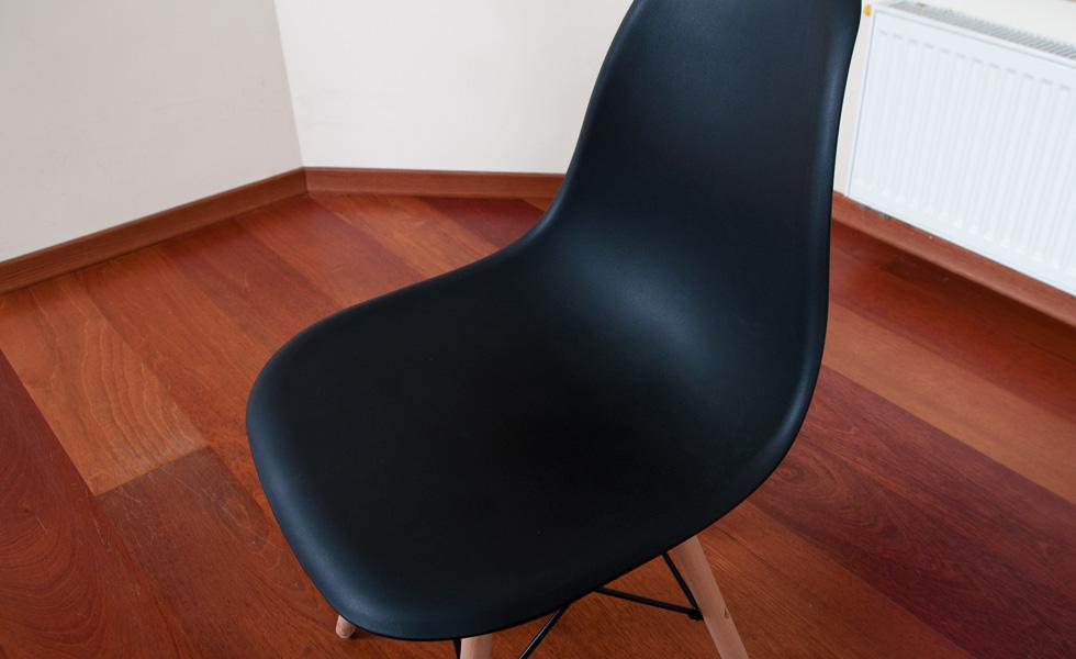 NOWOCZESNY ZESTAW STÓŁ OKRĄGŁY FI 100 DREWNOPODOBNY + 4 KRZESŁA CZARNE - Zestaw MEDIOLAN drewnopodobny-czarny OKRĄGŁY 100 - obrazek 8