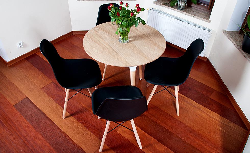 NOWOCZESNY ZESTAW STÓŁ OKRĄGŁY FI 80 DREWNOPODOBNY + 4 KRZESŁA CZARNE - Zestaw MEDIOLAN DREWNOPODOBNY-CZARNY OKRĄGŁY 80 - obrazek 9