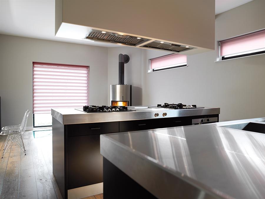 Roleta wolnowisząca Dzień i Noc kolor Biała perła - szer. 160 cm x 230 cm - obrazek 3