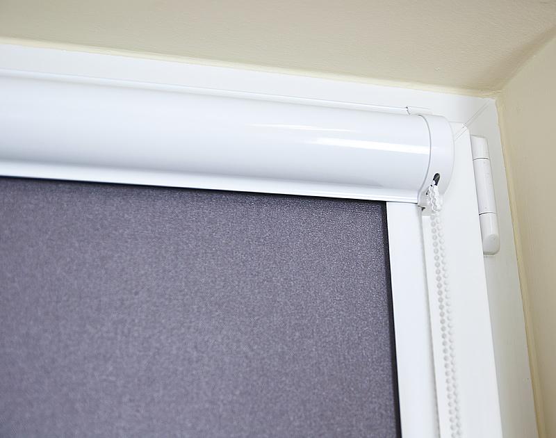 ROLETA W KASECIE UNI KOLEKCJA MATERIAŁÓW MADAGASKAR - szer.150,1-160 cm dł. 210 cm - obrazek 2